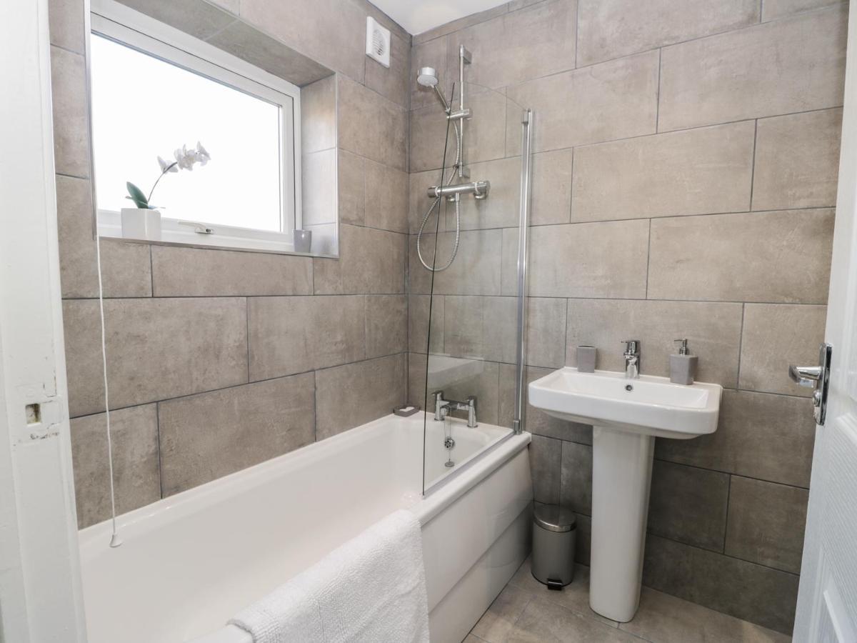 Araucaria House Villa Уитби Екстериор снимка