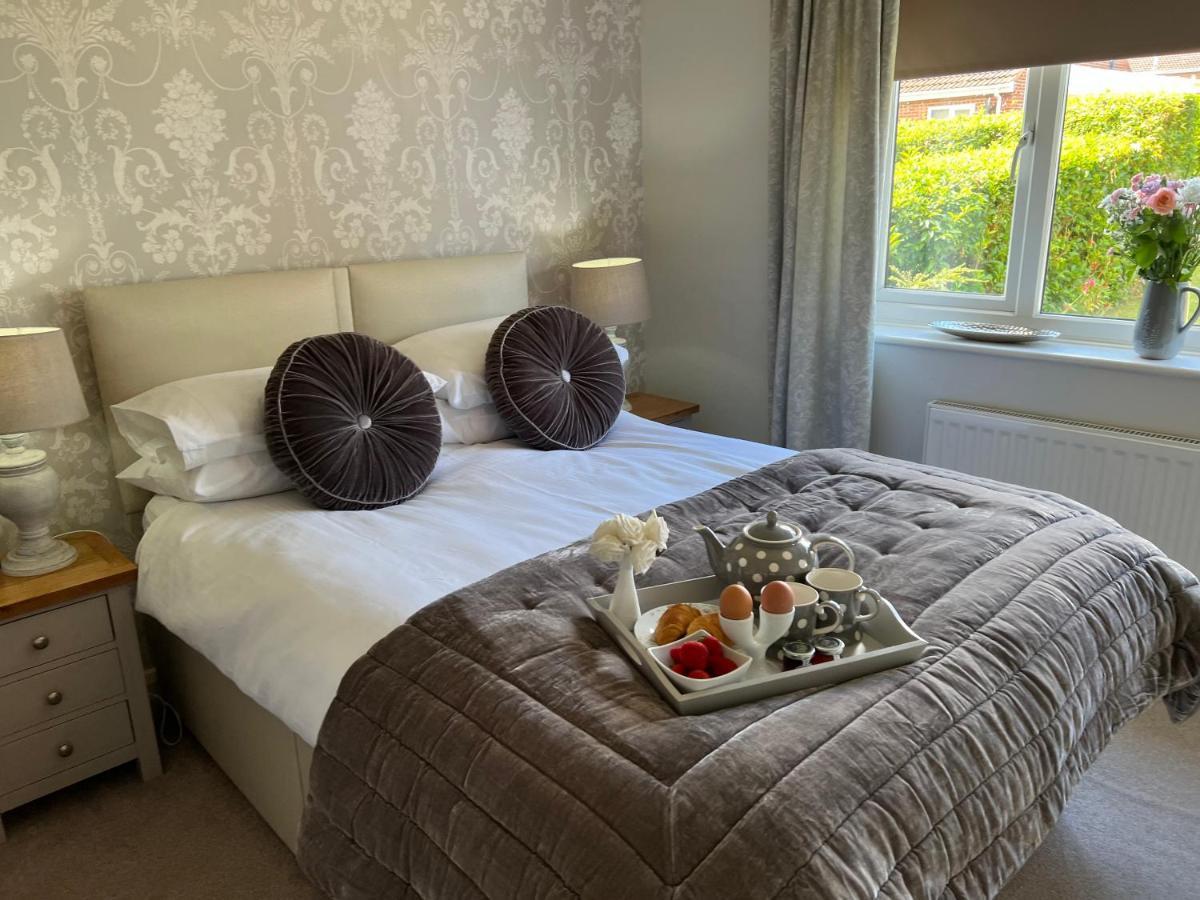 Araucaria House Villa Уитби Екстериор снимка